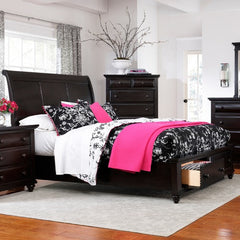 Farnsworth Storage Bed by Broyhill | 4856-263 / 4856-267