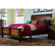 Universal Brentwood 97875 Queen Sleigh Bedroom Set