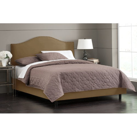 Nail Button Arc Bed in Premier Saddle by Skyline Furniture | 91XBED (Premier Saddle)