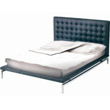 Nuevo Bentley Queen Bed Black Naugahyde HGTA850