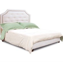 Diamond Sofa Savannah Bonded Leather Tufted Bed Finish: White, Size: California King